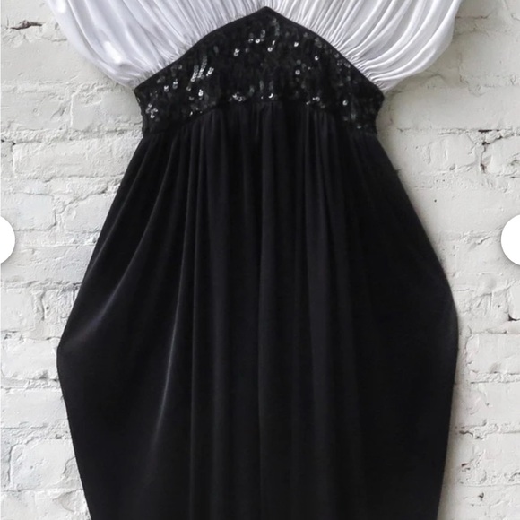 Elegant Black and White Evening Dress - Picture 6 of 7